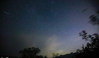 陪你去看流星雨落在这地球上